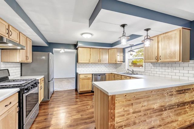 426 CUSTER COURT, Green Bay, WI 54301
