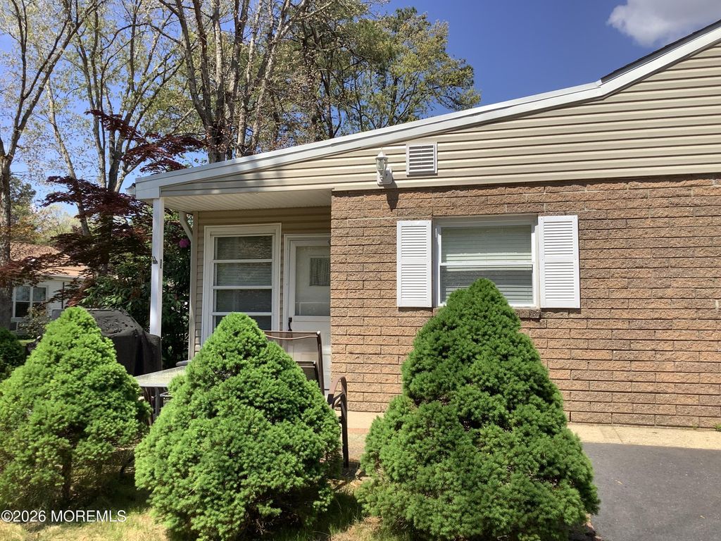 3 C Hemlock Street, Toms River, NJ 08757