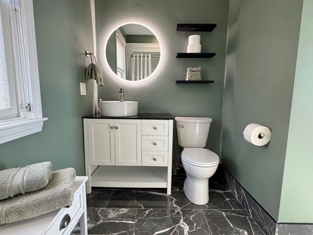 12 Marina Dr 12, Hull, MA 02045