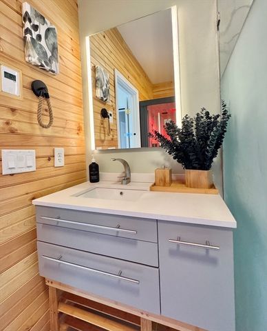 12 Marina Dr 12, Hull, MA 02045