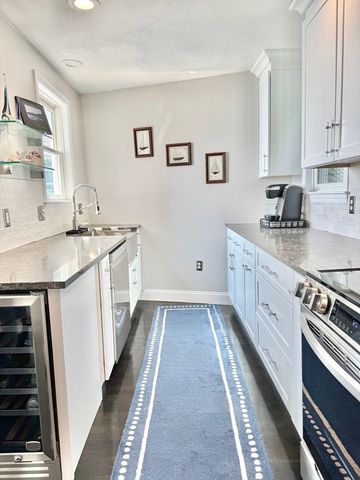 12 Marina Dr 12, Hull, MA 02045