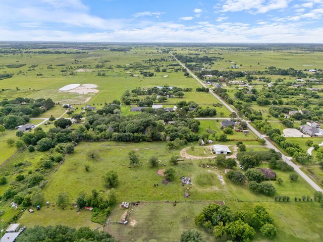 4711 Baker Road, Needville, TX 77461