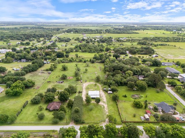 4711 Baker Road, Needville, TX 77461
