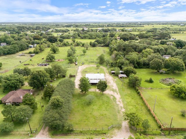 4711 Baker Road, Needville, TX 77461