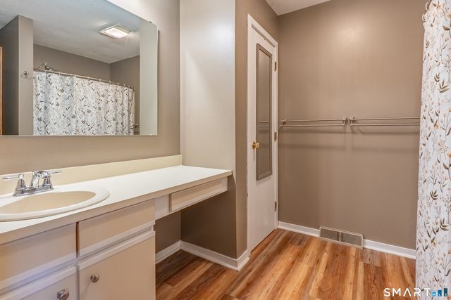 86 Staffordshire Commons Drive, Wallingford, CT 06492