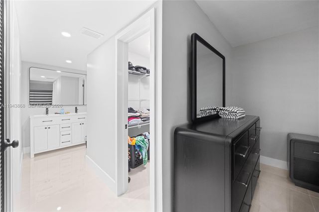 2302 S Cypress Bend Dr 306, Pompano Beach, FL 33069