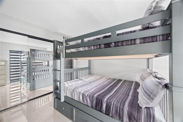 2302 S Cypress Bend Dr 306, Pompano Beach, FL 33069