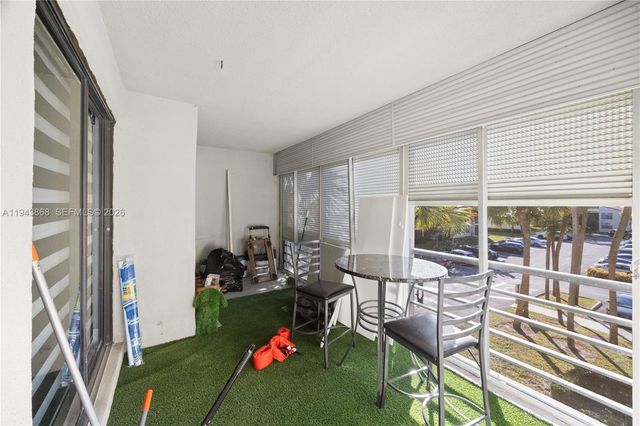 2302 S Cypress Bend Dr 306, Pompano Beach, FL 33069