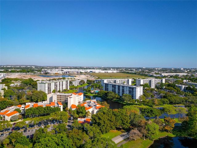 2302 S Cypress Bend Dr 306, Pompano Beach, FL 33069