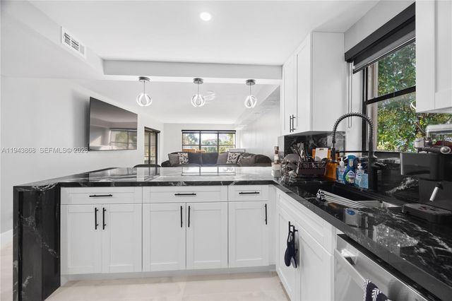 2302 S Cypress Bend Dr 306, Pompano Beach, FL 33069