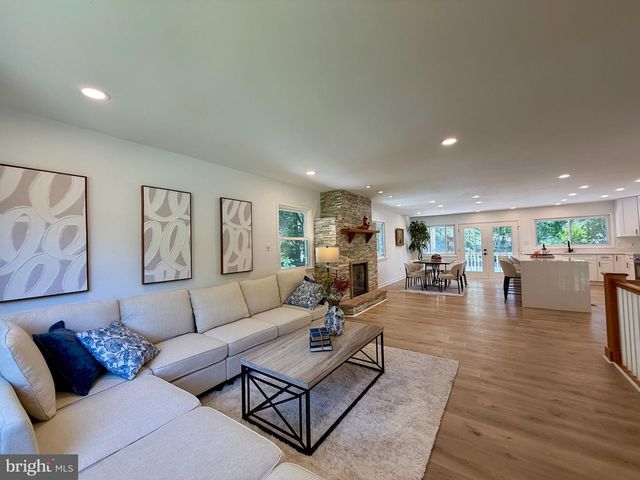 8509 CHERRY VALLEY LN, Alexandria, VA 22309