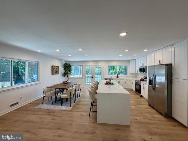 8509 CHERRY VALLEY LN, Alexandria, VA 22309