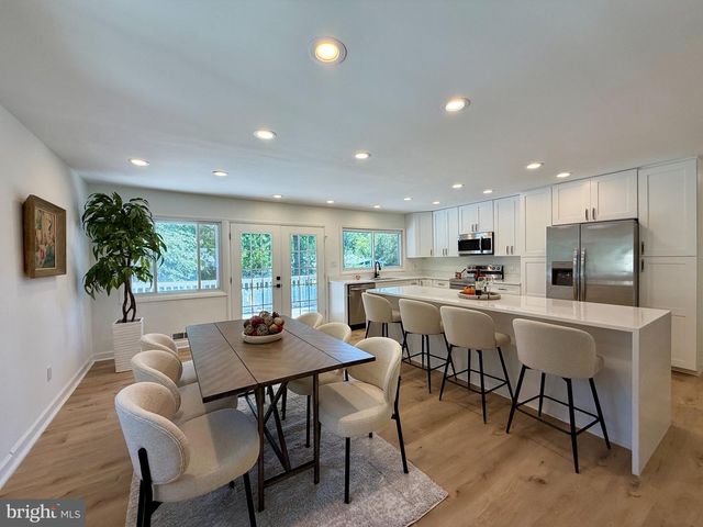 8509 CHERRY VALLEY LN, Alexandria, VA 22309
