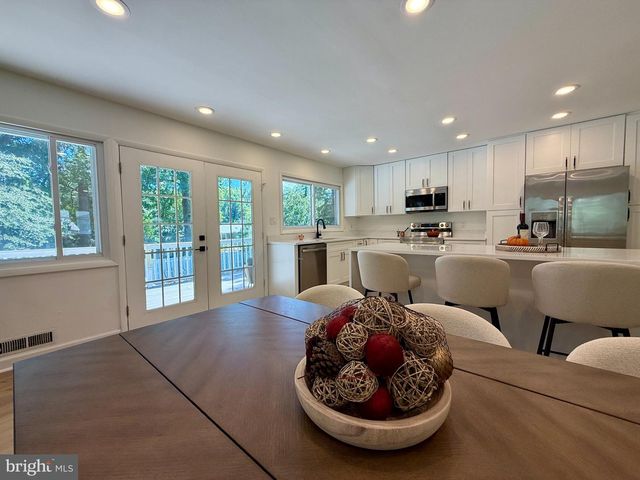8509 CHERRY VALLEY LN, Alexandria, VA 22309