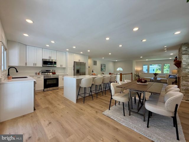 8509 CHERRY VALLEY LN, Alexandria, VA 22309