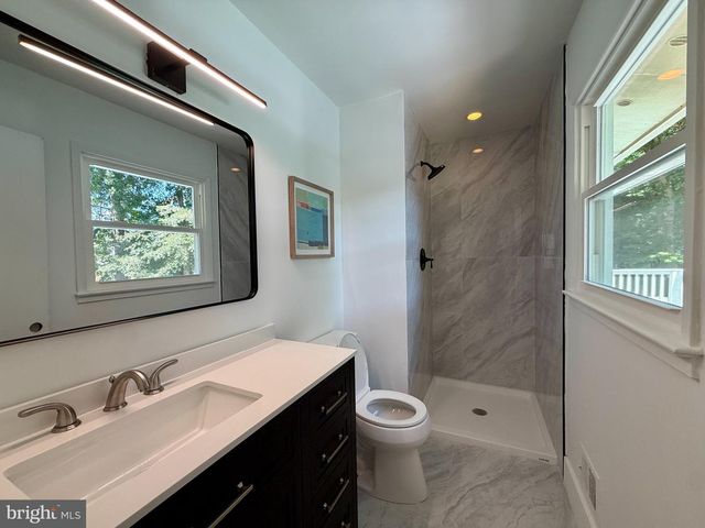 8509 CHERRY VALLEY LN, Alexandria, VA 22309