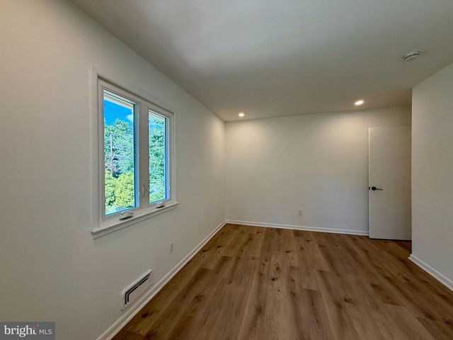 8509 CHERRY VALLEY LN, Alexandria, VA 22309
