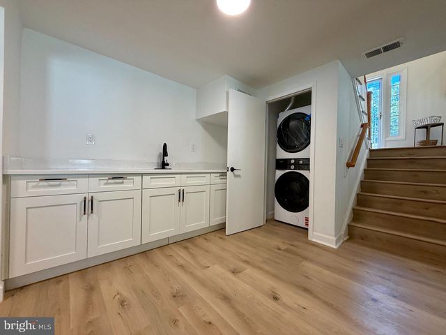 8509 CHERRY VALLEY LN, Alexandria, VA 22309