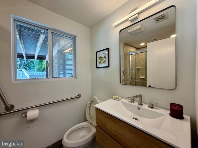 8509 CHERRY VALLEY LN, Alexandria, VA 22309