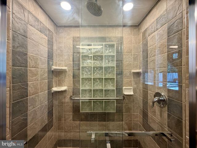 8509 CHERRY VALLEY LN, Alexandria, VA 22309