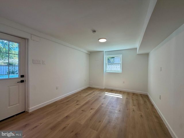 8509 CHERRY VALLEY LN, Alexandria, VA 22309