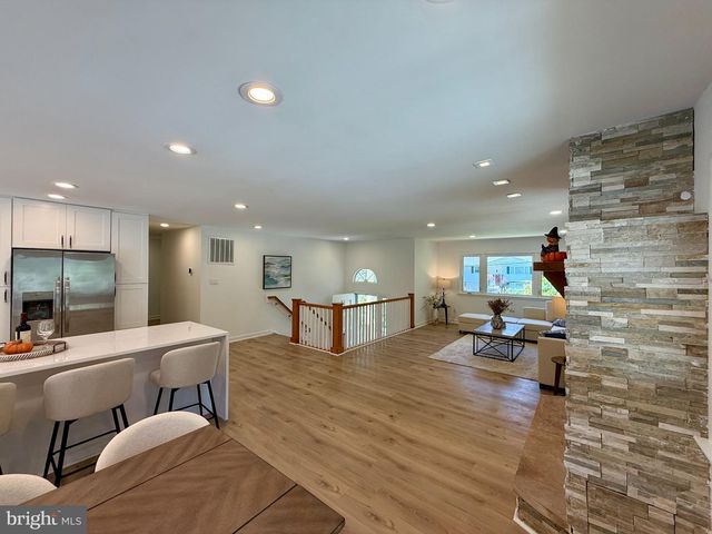 8509 CHERRY VALLEY LN, Alexandria, VA 22309