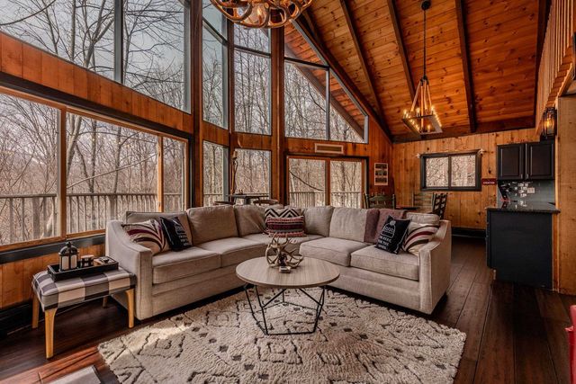 24 Sugarbush Drive, Winhall, VT 05340