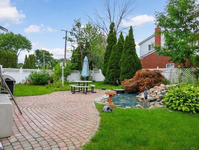 36714 Kimberly Street, Clinton Twp, MI 48035
