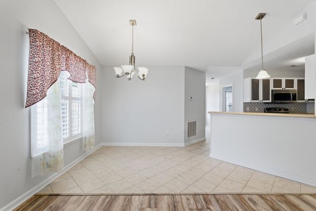 300 Country Manor Dr Unit B, Conway, SC 29526