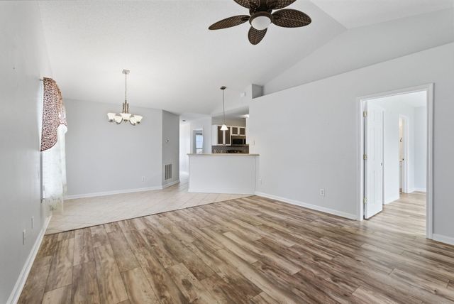 300 Country Manor Dr Unit B, Conway, SC 29526