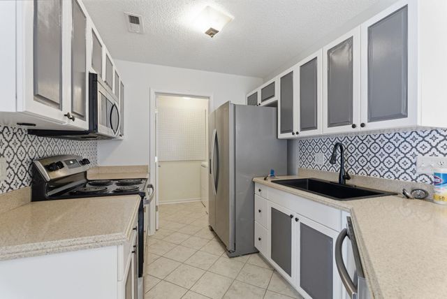 300 Country Manor Dr Unit B, Conway, SC 29526