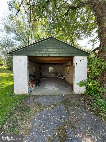 792 E CEDARVILLE RD, Pottstown, PA 19465