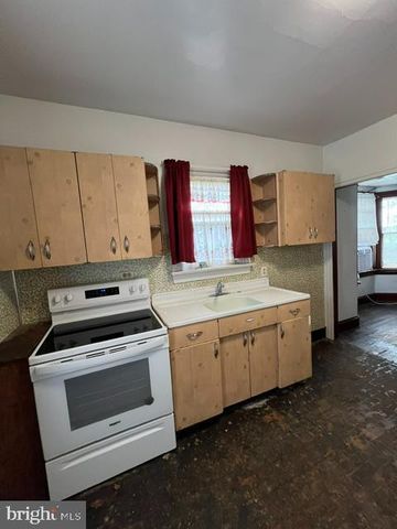 792 E CEDARVILLE RD, Pottstown, PA 19465