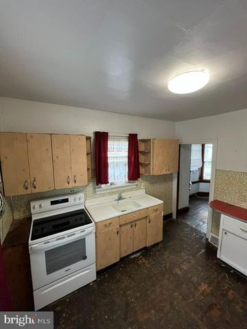 792 E CEDARVILLE RD, Pottstown, PA 19465