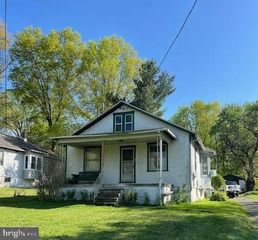 792 E CEDARVILLE RD, Pottstown, PA 19465