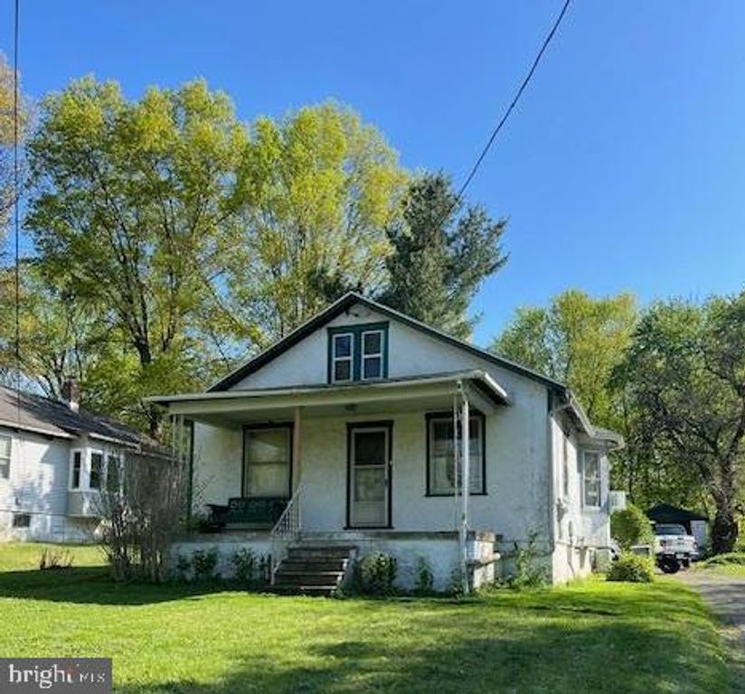 792 E CEDARVILLE RD, Pottstown, PA 19465