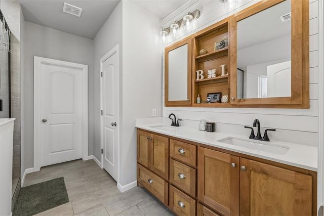 512 Cantebury Drive, Tuttle, OK 73089