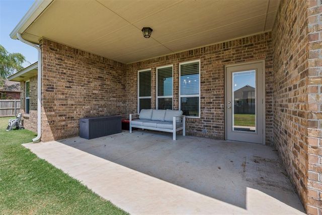 512 Cantebury Drive, Tuttle, OK 73089
