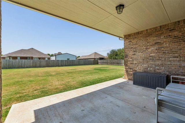 512 Cantebury Drive, Tuttle, OK 73089