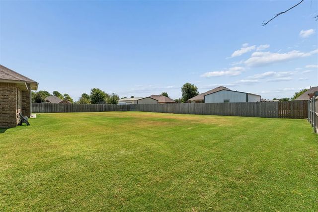 512 Cantebury Drive, Tuttle, OK 73089
