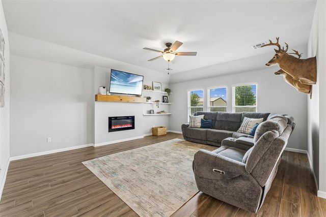 512 Cantebury Drive, Tuttle, OK 73089