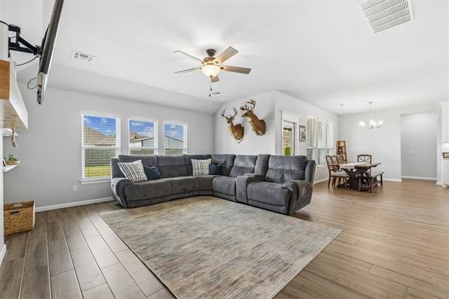 512 Cantebury Drive, Tuttle, OK 73089