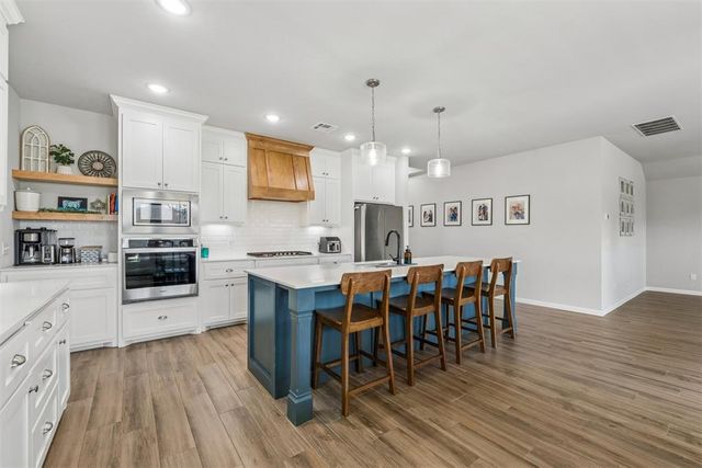 512 Cantebury Drive, Tuttle, OK 73089
