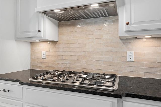 7012 NE 102nd Court, Kansas City, MO 64156