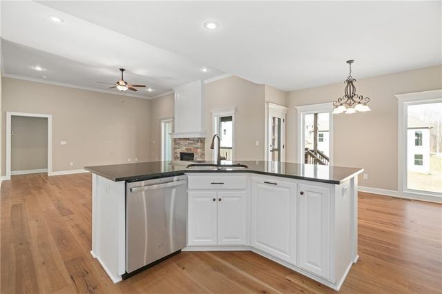 7012 NE 102nd Court, Kansas City, MO 64156