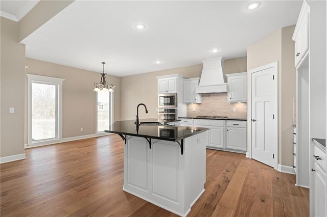 7012 NE 102nd Court, Kansas City, MO 64156