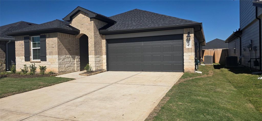 1706 Stelvio Pass Drive, Richmond, TX 77406