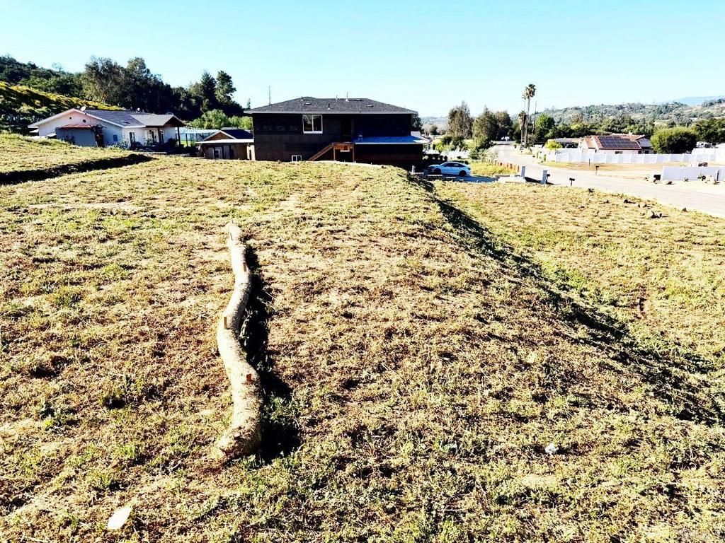 Image 7 of property listing at 13814 Woods Valley Court, Valley Center, CA 92082