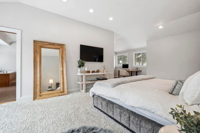 108 North Hill Road, Stowe, VT 05672