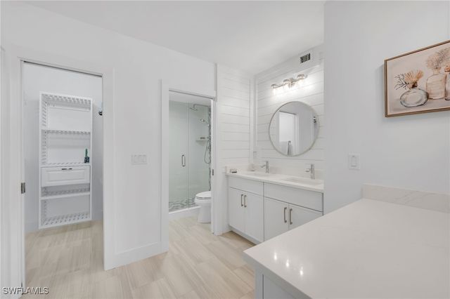 400 Park Shore DR 302, Naples, FL 34103